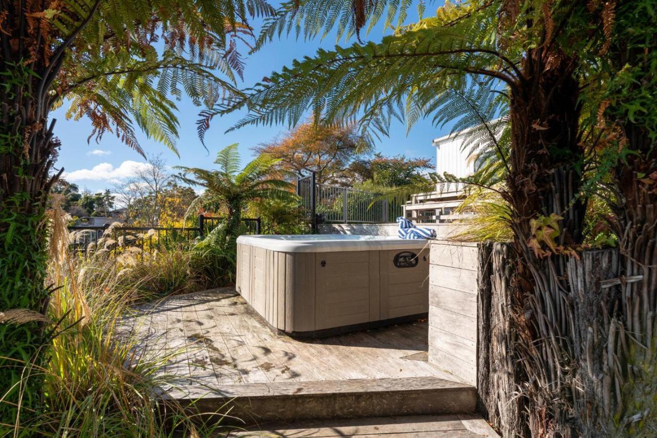 Bayview Lake Taupo Exterior photo